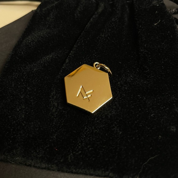 L Hexagon Charm - Picture 4 of 5